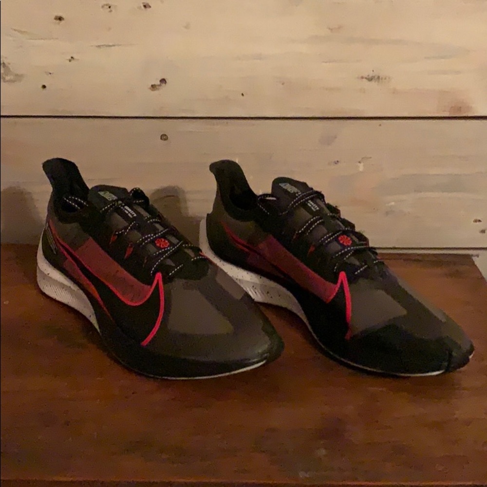 Men’s Nike shoes